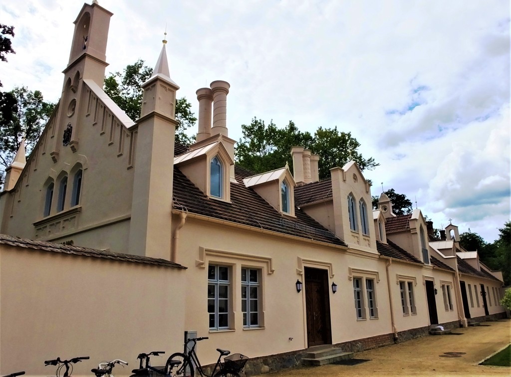Das Kavalierhaus, wo einst adlige Gäste des Fürsten abstiegen - heute Restaurant und Hotel.

