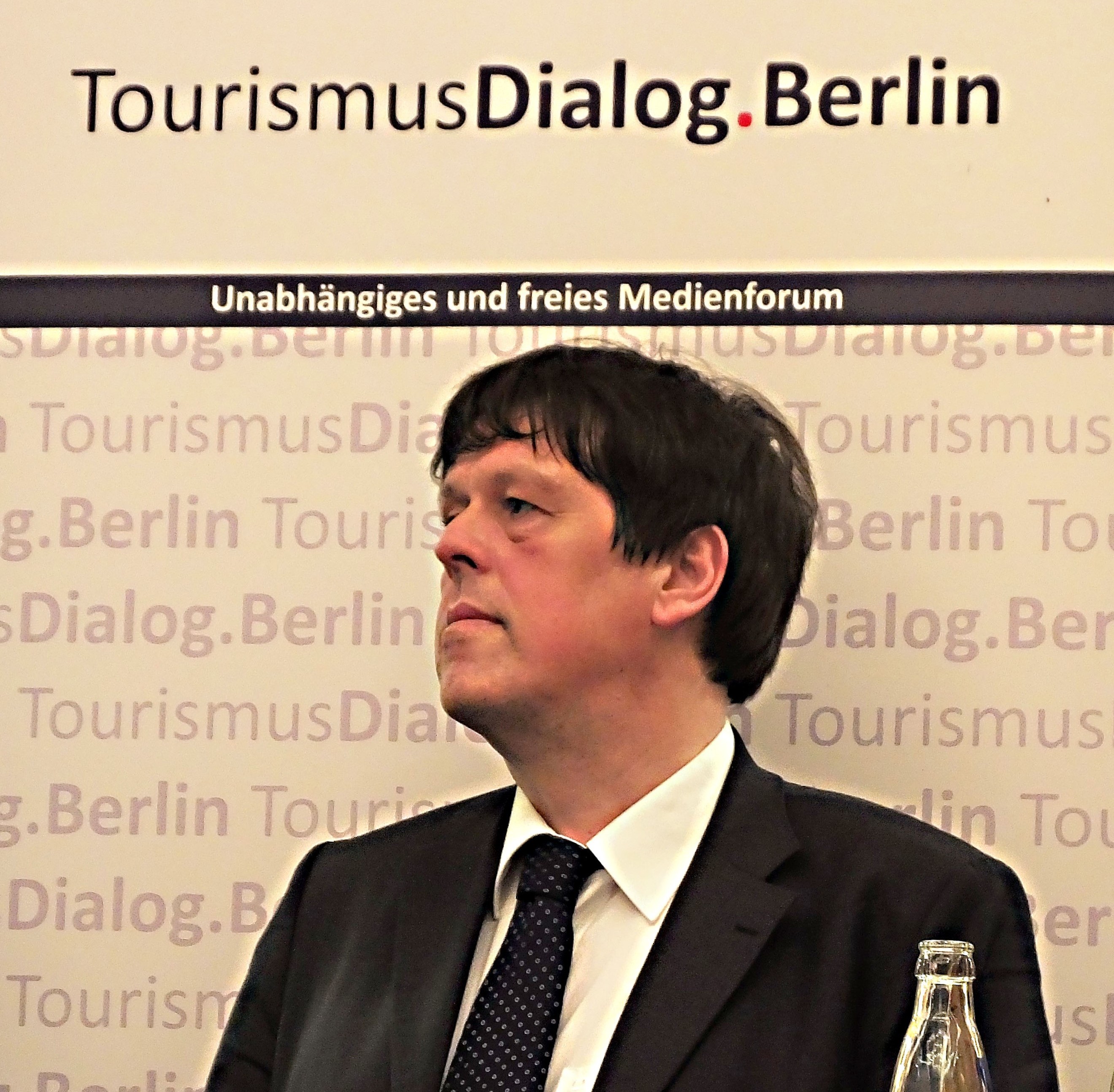 Moderator Peter Neumann, Berliner Zeitung.