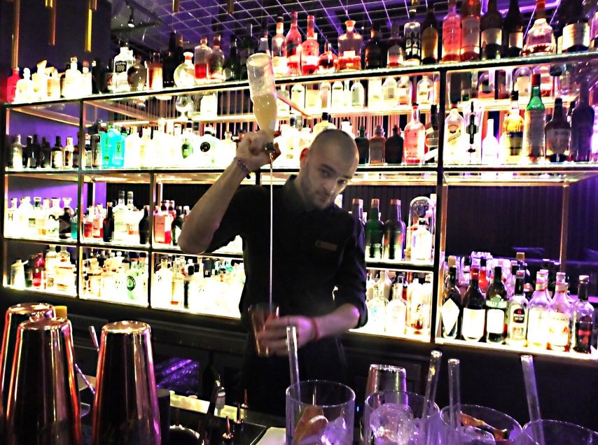 Barkeeper Stephan im renommierten „House of Gin“.


