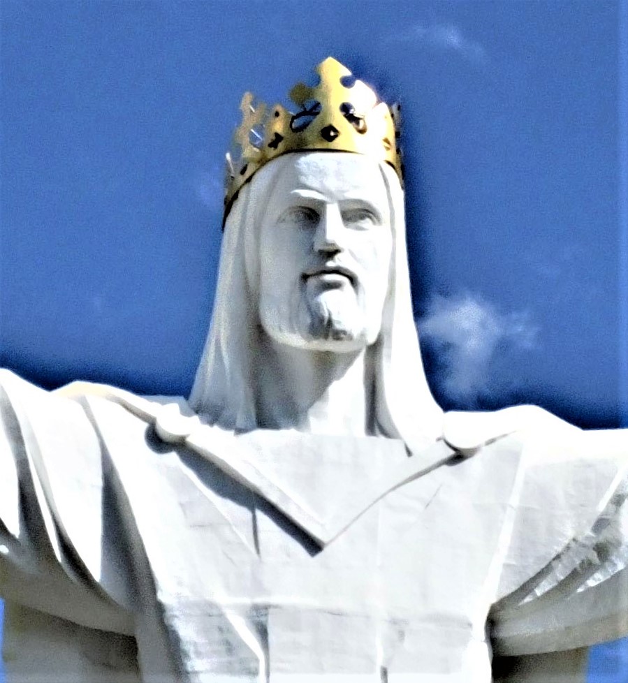 Der mit der vergoldeten Krone insgesamt 7,5 Metter hohe Kopf.