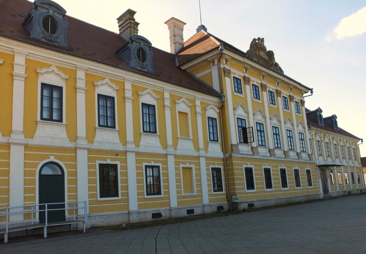 Das markante Barockschloss Elz an der Donau – ein vielbesuchtes Museum in Vukovar
