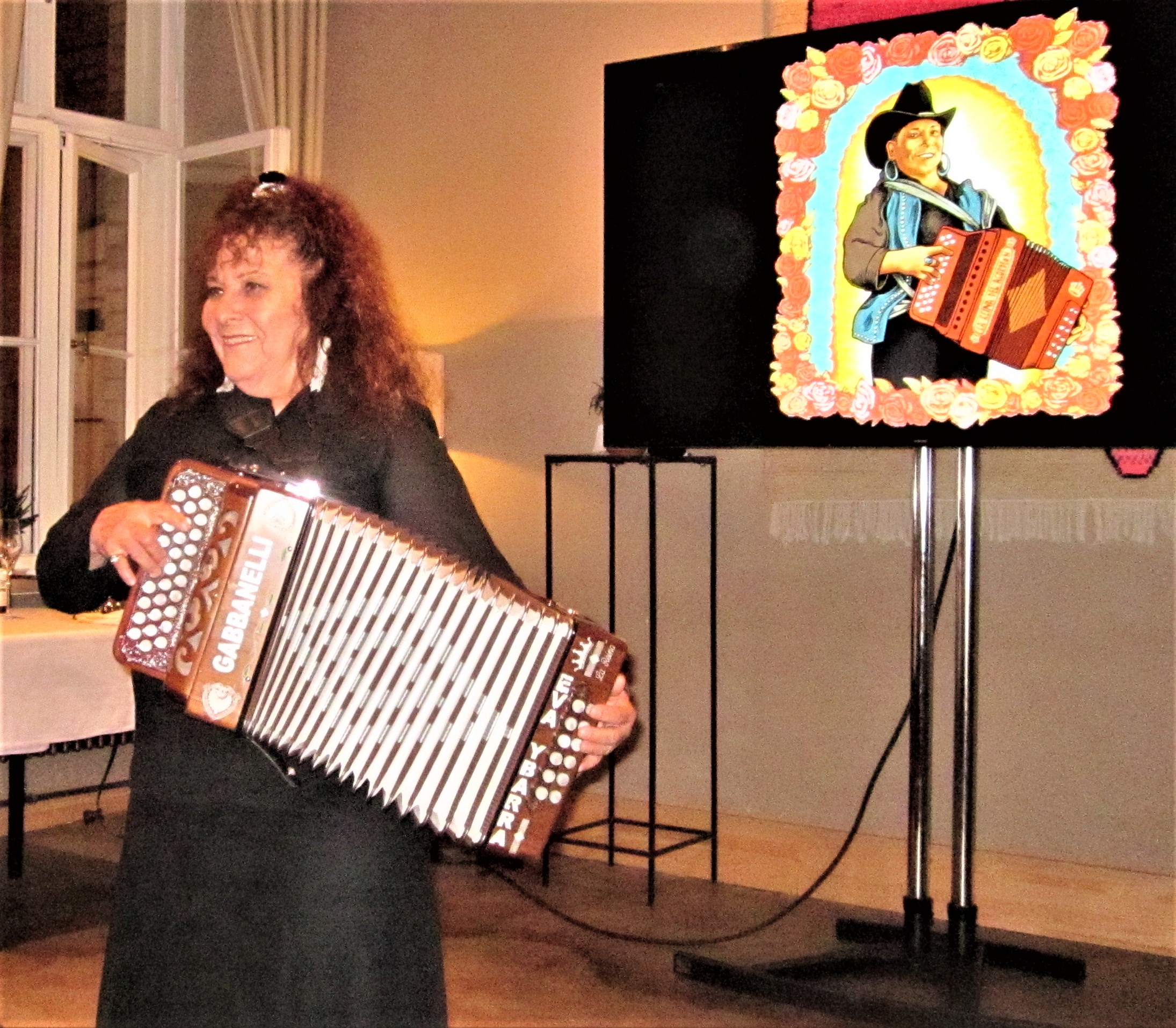 Die in Texas hoch verehrte "La Reina de Conjunto" und "Queen of Accordion" Eva Ybarra aus San Antonio spielte virtuos auf. Foto: M. Weghenkel